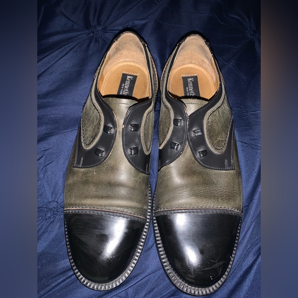 Kenneth Cole Olive Green and Black Leather Cap-Toe Slip-On Shoes